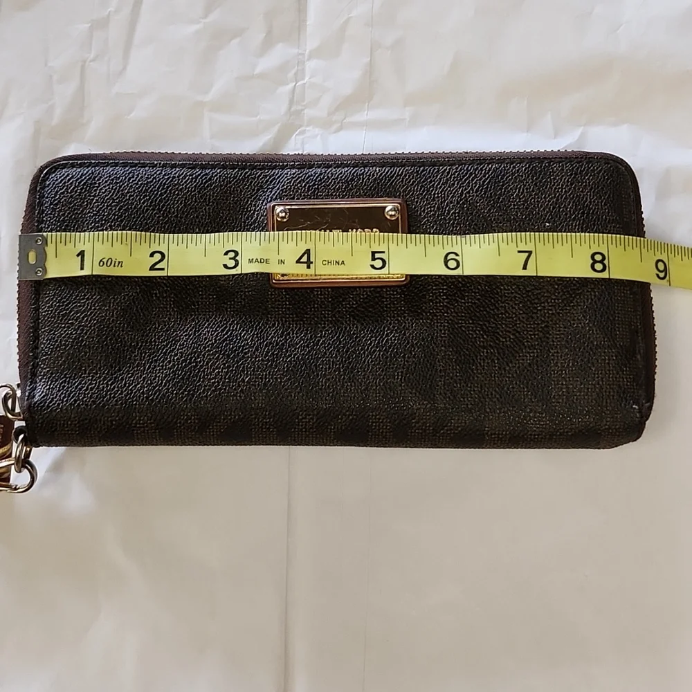 MICHAEL KORS EST.1981 WRISTLET WALLET